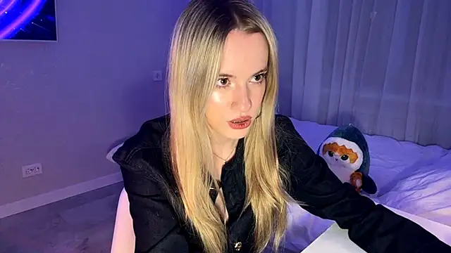 Between Eeys online show from 22, 3, 2026