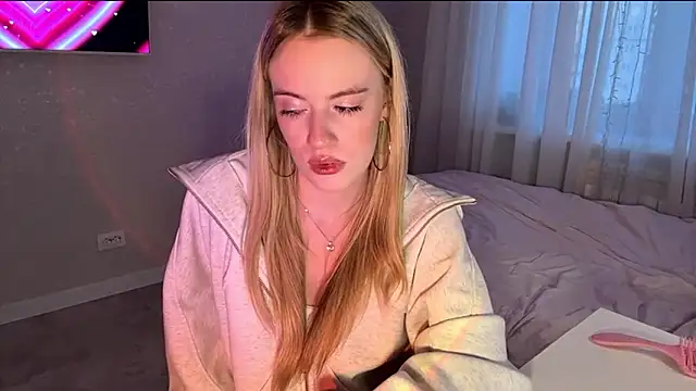 Between Eeys online show from 11, 3, 2026