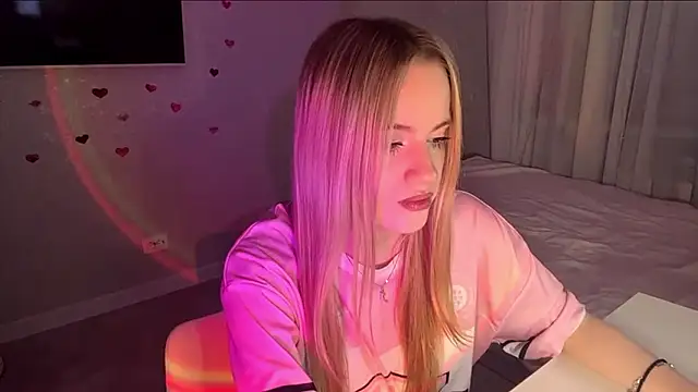 Snapshot of Between_Eeys chatting on 25, 2, 2026 Between Eeys online show from 25, 2, 2026