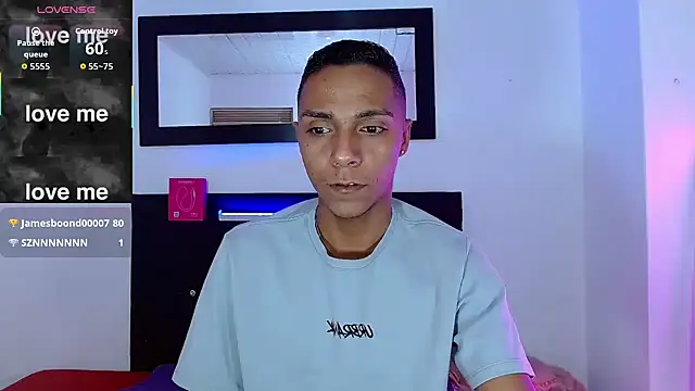Snapshot of hotboyluxe chatting on 8, 7, 2026 hotboyluxe online show from 8, 7, 2026