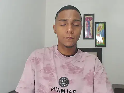 Snapshot of hotboyluxe chatting on 15, 2, 2026 hotboyluxe online show from 15, 2, 2026