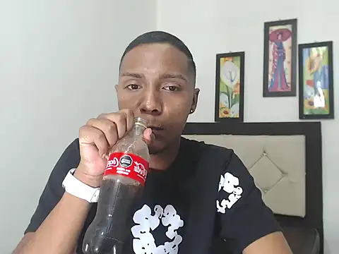 Snapshot of hotboyluxe chatting on 18, 2, 2026 hotboyluxe online show from 18, 2, 2026