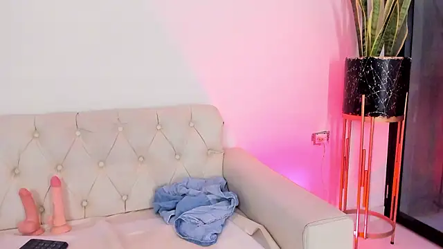 liorah wolf online show from 28, 2, 2026