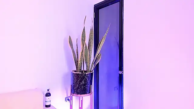 liorah wolf online show from 13, 3, 2026