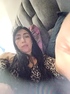 Mia Davis   online show from 1, 3, 2026