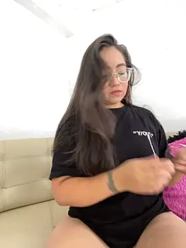 Snapshot of alisbloom chatting on 18, 2, 2026 alisbloom online show from 18, 2, 2026