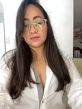 Snapshot of alisbloom chatting on 17, 2, 2026 alisbloom online show from 17, 2, 2026