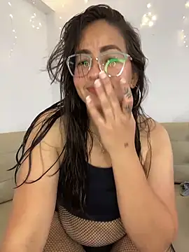 Snapshot of alisbloom chatting on 25, 2, 2026 alisbloom online show from 25, 2, 2026