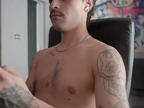 Snapshot of favdealer chatting on 4, 2, 2026 favdealer online show from 4, 2, 2026