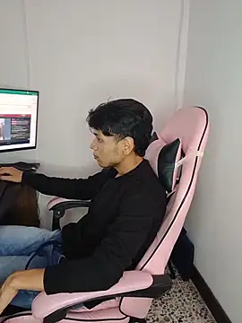 Alejandroo Montenegro online show from 2, 6, 2026