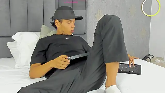 Alejandroo Montenegro online show from 16, 3, 2026