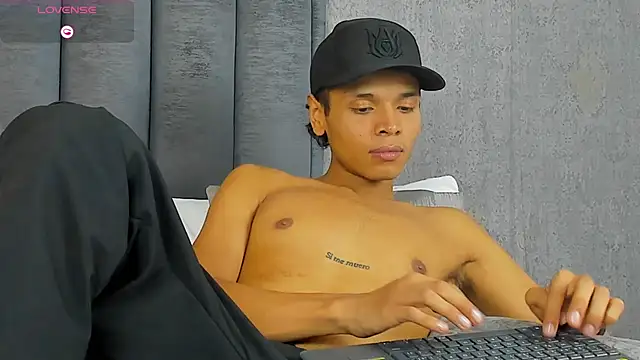 Alejandroo Montenegro online show from 8, 3, 2026