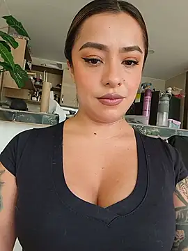 Snapshot of foxxy_lover chatting on 26, 6, 2026 foxxy lover online show from 26, 6, 2026