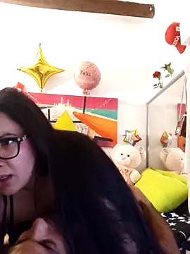 yoahotpetrafiery online show from 8, 4, 2026