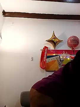 yoahotpetrafiery online show from 4, 4, 2026