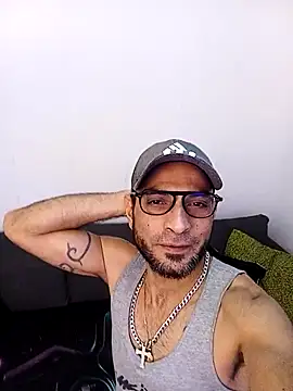 yoahotpetrafiery online show from 19, 2, 2026