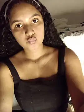 Snapshot of LiaRose- chatting on 11, 5, 2026 LiaRose- online show from 11, 5, 2026