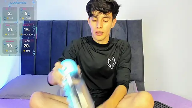 axxxel twink online show from 3, 4, 2026