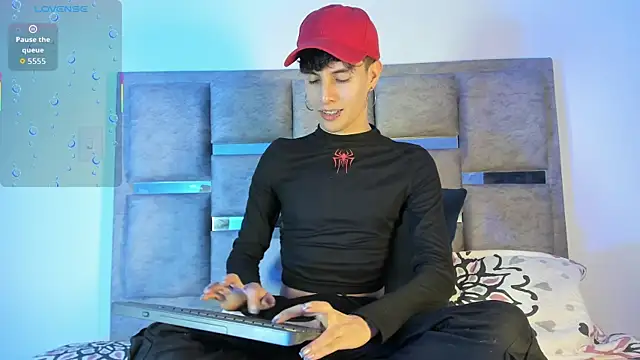 axxxel twink online show from 9, 5, 2026