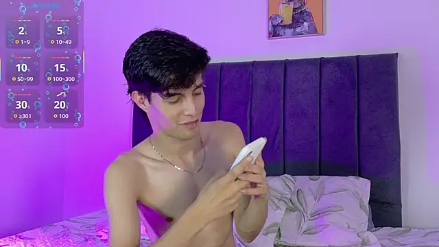 Snapshot of axxxel_twink chatting on 21, 6, 2026 axxxel twink online show from 21, 6, 2026