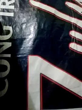 Snapshot of YIYI-502 chatting on 4, 3, 2026 YIYI-502 online show from 4, 3, 2026