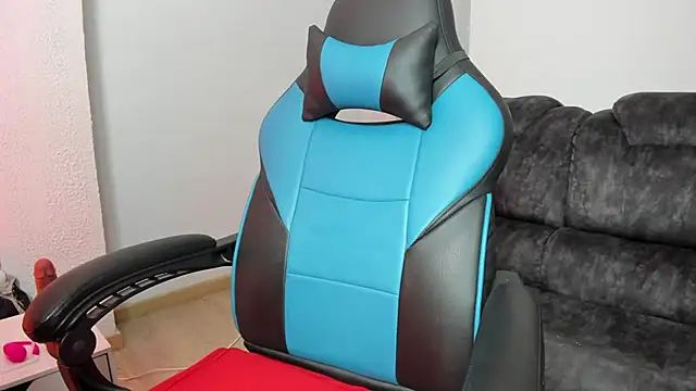 Emily bruss online show from 15, 4, 2026