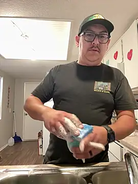 Snapshot of Skizm1986 chatting on 10, 2, 2026 Skizm1986 online show from 10, 2, 2026