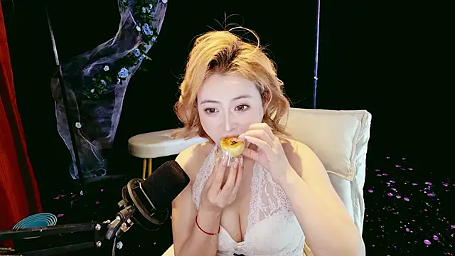 Lady-Mia777 online show from 15, 3, 2026