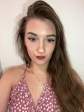 Green eyes lady online show from 21, 7, 2026