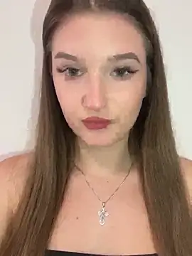 Green eyes lady online show from 4, 7, 2026