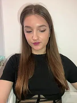 Green eyes lady online show from 13, 2, 2026