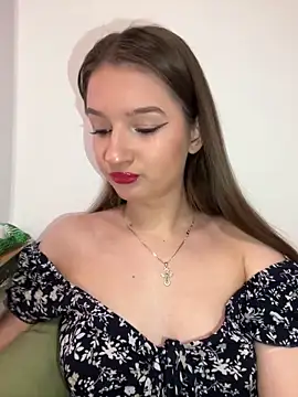 Snapshot of Green_eyes_lady chatting on 4, 5, 2026 Green eyes lady online show from 4, 5, 2026