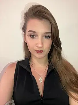Green eyes lady online show from 18, 6, 2026
