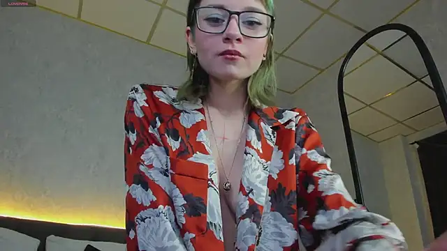 Snapshot of Scarle_Whisper chatting on 27, 2, 2026 Scarle Whisper online show from 27, 2, 2026