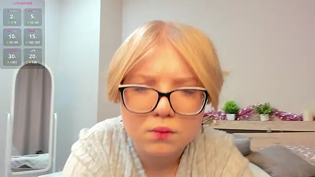 Lauraaa Smith online show from 24, 2, 2026