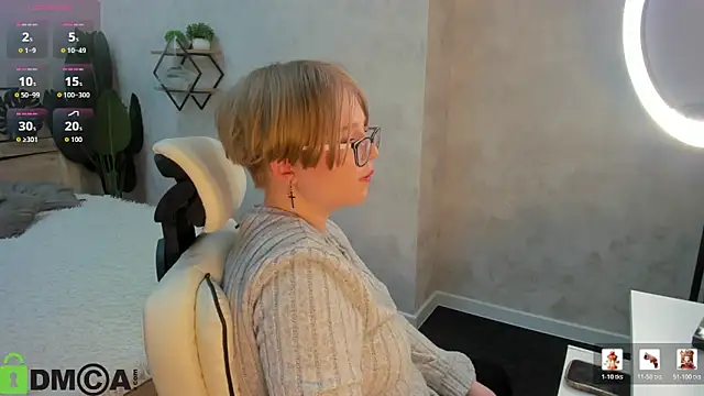 Lauraaa Smith online show from 25, 2, 2026