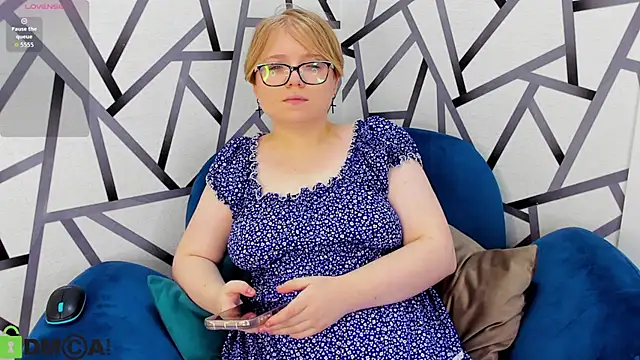 Lauraaa Smith online show from 12, 2, 2026