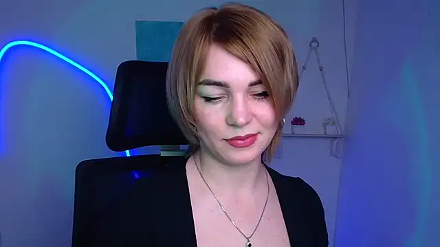 CuttieEmma online show from 12, 2, 2026