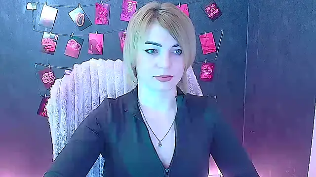 CuttieEmma online show from 24, 3, 2026