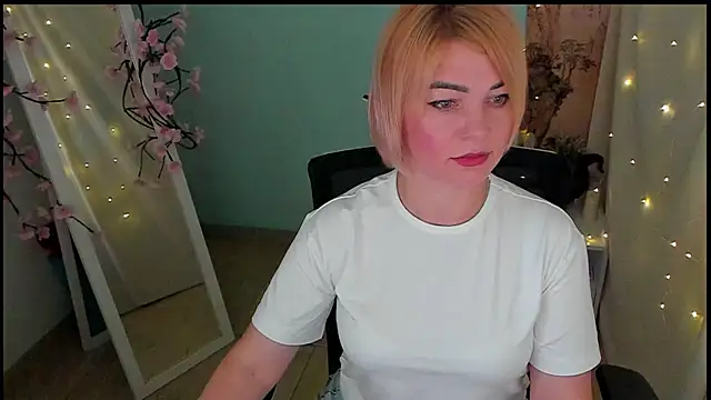 CuttieEmma online show from 19, 6, 2026
