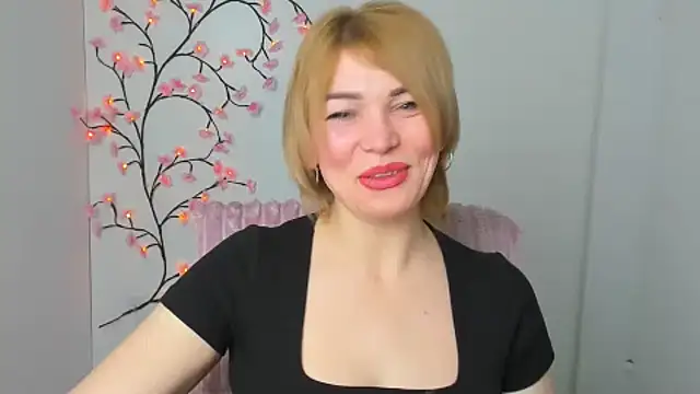 CuttieEmma online show from 23, 2, 2026