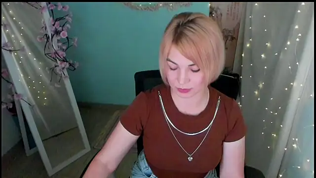 CuttieEmma online show from 16, 6, 2026