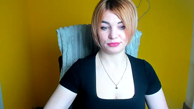 CuttieEmma online show from 23, 4, 2026