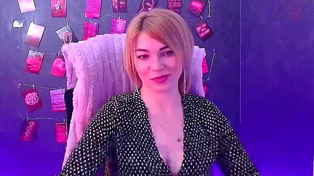 CuttieEmma online show from 23, 3, 2026