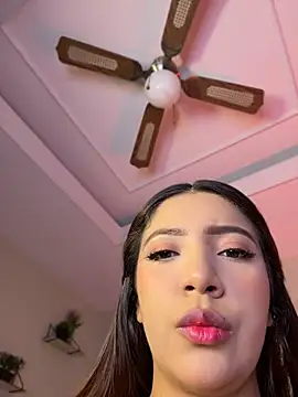 Snapshot of Pushaina__1 chatting on 18, 7, 2026 Pushaina 1 online show from 18, 7, 2026