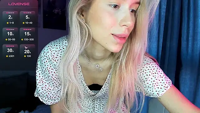 Snapshot of Elysia_kiss chatting on 2, 3, 2026 Elysia kiss online show from 2, 3, 2026