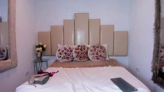 Snapshot of Lara_pons chatting on 4, 5, 2026 Lara pons online show from 4, 5, 2026