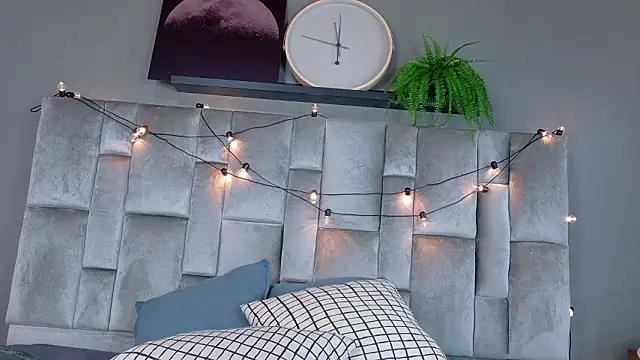 EmmaLou   online show from 4, 2, 2026