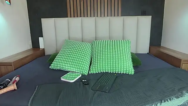 EmmaLou   online show from 25, 2, 2026