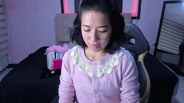 Snapshot of Lynn_turner chatting on 15, 2, 2026 Lynn turner online show from 15, 2, 2026